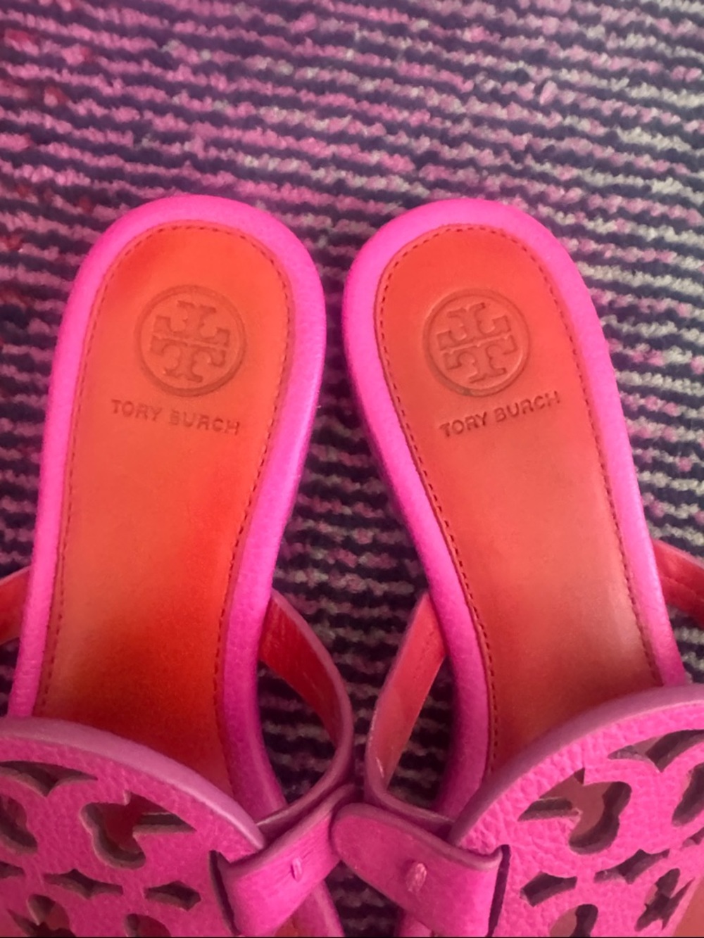 Tory Burch Pink Leather Logo Thong Sandals with Orange Footbed - Picture 4 of 7